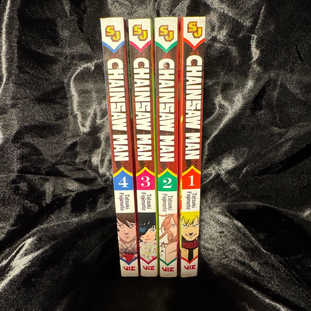 Chainsaw Man manga volumes 1,2,3,4